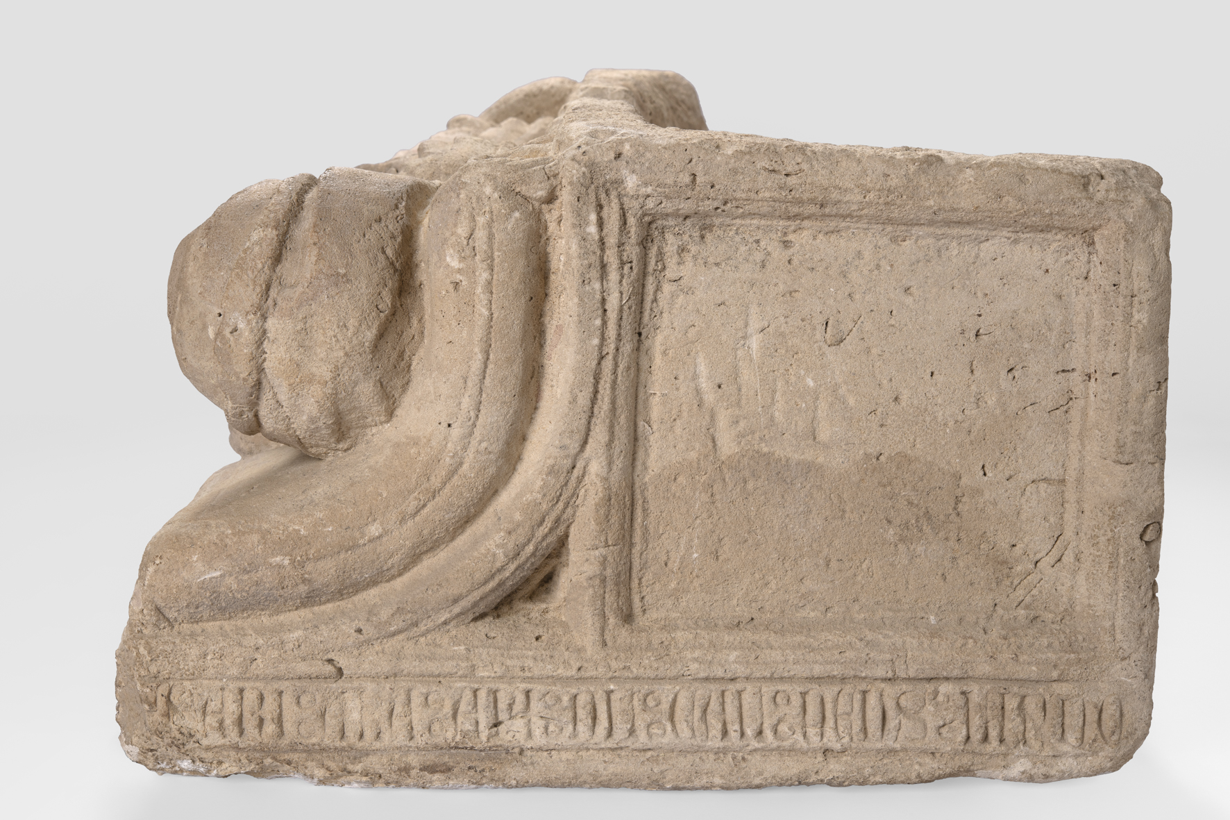 Couvercle de sarcophage ossuaire de Perpenya Blan_2
